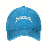 Gorra de Béisbol Yee Zus Blanca para Hombres y Mujeres - Gorra Unisex Retro con Letras Atrevidas, Revestimiento PVC Transpirable, Cierre Ajustable Snapback, Lavable a Máquina para Exteriores, Halloween, Pascua, Carnaval y Uso Diario, Accesorio Festivo, Di