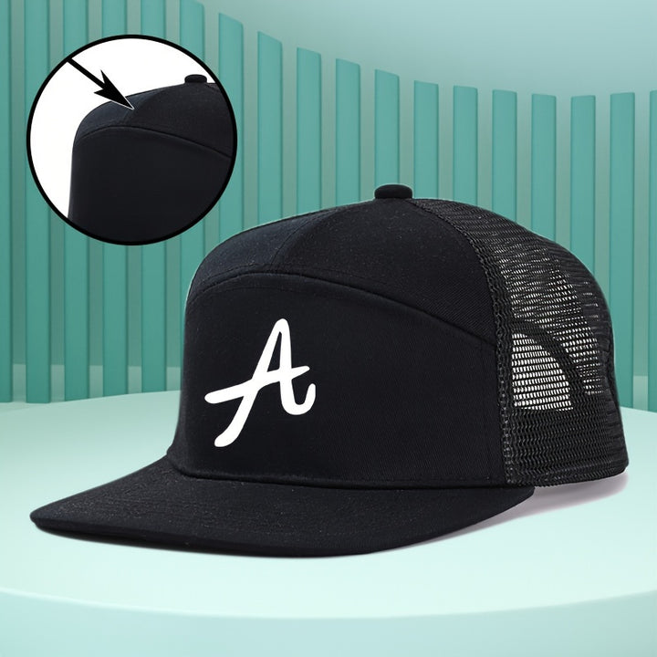 Gorra de béisbol con visera plana, 100% poliéster, letra A deportiva, cierre ajustable con hebilla, protección solar, impresión duradera, lavado en seco profesional, ideal para actividades al aire libre