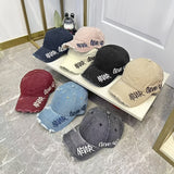 Gorra de béisbol estilo americano con bordes desgastados, bordado lateral y visera curva, sombrero versátil para streetwear