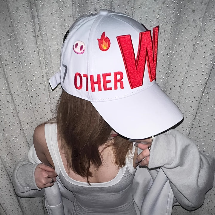 Gorra de Béisbol para Mujer con Letras 3D y Alien Arcoíris - Ajustable Snapback, Adorno en Rojo Atrevido 'W' & 'ORLD', Sombrero Plegable para Looks Casuales, Pieza de Moda (Lavado a Mano)