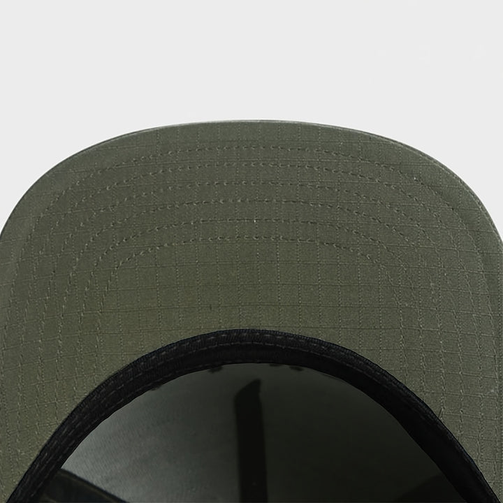 Gorra de Béisbol Unisex para Adultos en Verde Militar Oliva - Ajustable con Letras NEGRAS, Sombrero Ancho al Sol Ideal & Ciclismo, Senderísmo y Uso Casual - Gorro Duradero Para Exteriores (Talla Única)