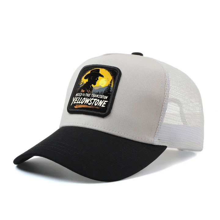 Gorra Trucker Gráfica de la Serie Western Yellowstone para Hombres y Mujeres - Cierre Ajustable Snapback, Parte Trasera de Malla Transpirable, Gorra Duradera con Logo de Yellowstone y Diseño de Dutton Ranch para Uso Casual al Aire Libre en Verano, Regalo