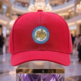 Gorra ajustable para hombres y mujeres - Tejido duradero, negro con emblema dorado, ideal para deportes al aire libre y uso casual, gorra de camping