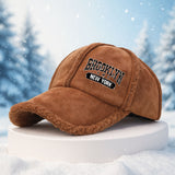 Gorra de Béisbol de Felpa Falsa para Hombres y Mujeres - Gorro Cálido de Invierno con el Iconico Logo BROOKLYN, Beanie Unisex Marrón Suave para Clima Frío, Casual (Sin Visera)