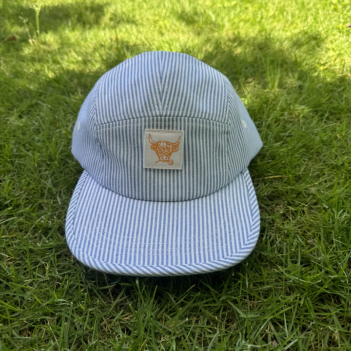 Gorra de béisbol estilo cinco paneles con rosa cabeza de toro y rayas en visera plana, adecuada para hombres y mujeres, regalo perfecto para amigos y padres al salir a la calle o asistir a eventos deportivos