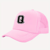 Gorra de camión con estampado de 26 letras rosa para niñas - Espalda de malla transpirable, cierre ajustable con clic, diseño de letras A-Z adecuado para regreso a clases, cumpleaños y verano | Regalo de moda, equipo casual para jóvenes | Gorra de béisbol