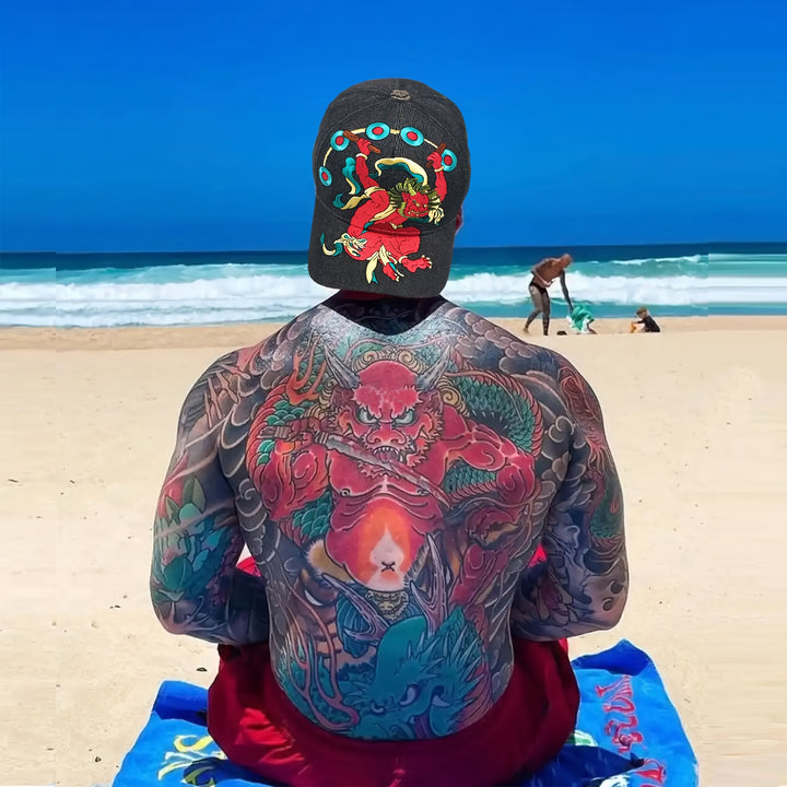 1pc Gorra de béisbol bordada con deidad sintoísta japonesa Tilgomedal, 100% algodón, gorra de visera plana con ligero estiramiento, snapback ligero para hombres y mujeres, estilo gótico rock, ideal para Halloween, Pascua, Mardi Gras - Lavable a mano