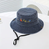 Sombrero de ala ancha con estampado de coches para niños, con correa ajustable, ligero, impermeable y protección solar para todas las estaciones. Ideal para actividades al aire libre y celebraciones de vacaciones. Diseño estampado, sombrero ligero.