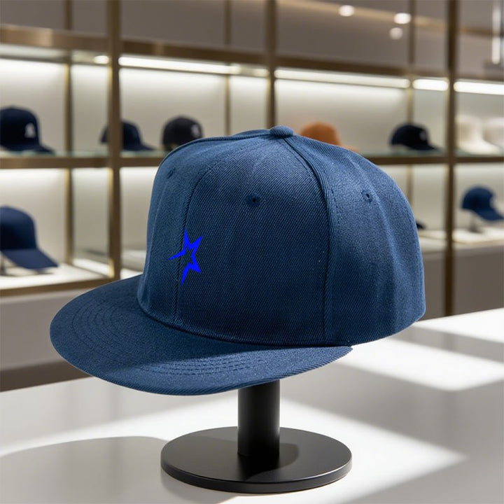 1 gorra ajustable Snapback con estrella azul - Poliéster ligero, blanca con logo de estrella azul, visera ancha y curva, lavable en máquina para uso casual, regreso al colegio, graduación o atuendo casual (). Accesorio elegante