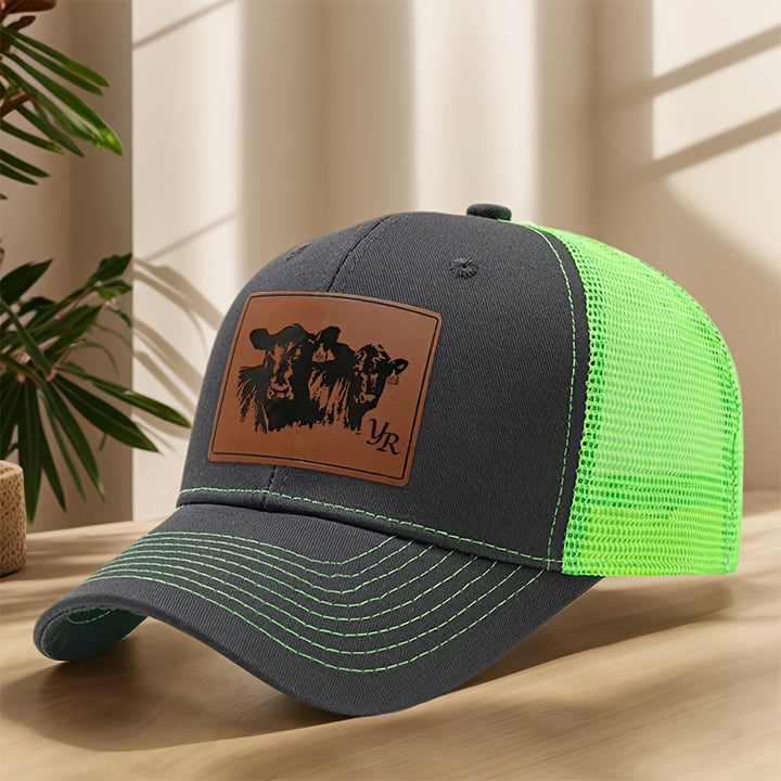 Gorra de béisbol de diseño ligero hecha de piel sintética con grabado de vaca de dos cabezas, con malla transpirable para actividades al aire libre como ir de compras, vacacionar y más.