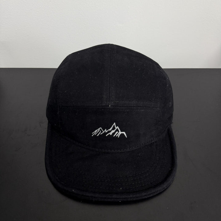 1 sombrero de invierno con estampado de montaña - Suave, ligero, ajustable, con cierre de clic, para acampar y actividades al aire libre urbanas, negro con diseño de montaña blanco, lavable a mano, accesorios para acampar