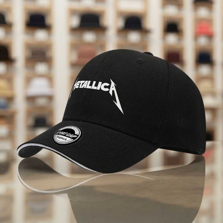 1 gorra de béisbol oficial con logo  - Ajustable Snapback, ligera y unísexo para hombres & mujeres. Regalo ideal fanáticos musicales; uso casual o al aire libre cómoda en todas las estaciones. ¡Lavado máquina! ( letras blancas)