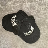 Gorra de Malla Negra para Hombre con Diseño Transpirable de Seis Paneles y Correa Ajustable - Cierre Snapback Blanco, Estilo Hip Hop Unisex para Deportes, Vacaciones y Uso Casual al Aire Libre