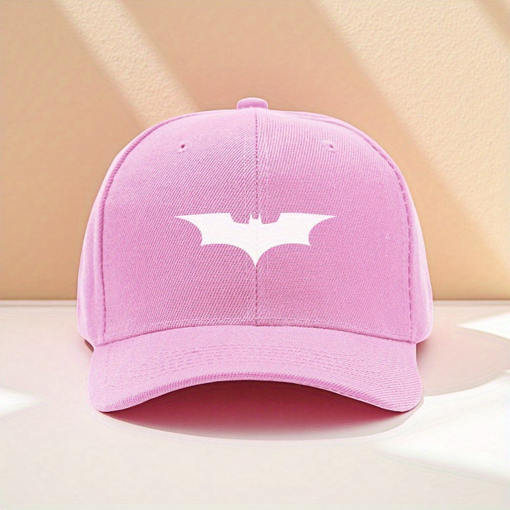 1 pieza de gorra de béisbol con diseño de murciélago WB - Gorra ajustable con cierre para hombres y mujeres, poliéster transpirable, negro con logo blanco DC, gorra de verano divertida, protección solar, ajuste perfecto, ideal para Navidad, 'S Day, Acción