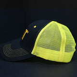 Gorra de béisbol ligera para hombre con letras bordadas en malla - Espalda de malla transpirable, cierre ajustable con cierre de clic, negro con detalles blancos y rojos, ideal para actividades al aire libre, accesorios informales para la cabeza | Accesor