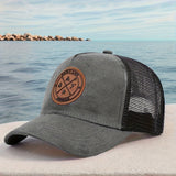 Gorra de Trucker con Mesh Transirable - Unisex, Casual, Duradera, de Poliéster, para Deportes al Aire Libre, Comodidad para Todas las Estaciones, Blanco con Logo Negro, Lavable a Mano, Gorra para Deportes, Diseño Clásico de Logo, Comodidad para la Cabello