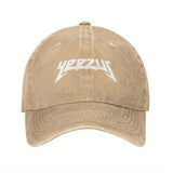 Gorra de Béisbol Yee Zus Blanca para Hombres y Mujeres - Gorra Unisex Retro con Letras Atrevidas, Revestimiento PVC Transpirable, Cierre Ajustable Snapback, Lavable a Máquina para Exteriores, Halloween, Pascua, Carnaval y Uso Diario, Accesorio Festivo, Di