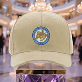 Gorra ajustable para hombres y mujeres - Tejido duradero, negro con emblema dorado, ideal para deportes al aire libre y uso casual, gorra de camping