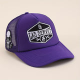 Gorra de béisbol con logo bordado, malla transpirable y moderna. Ideal para personas que buscan estilos únicos, perfecta para salidas diarias y actividades callejeras