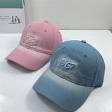 Gorra de Béisbol Bordada 2025 para Hombres y Mujeres - Panel Frontal Ligero y Transpirable, Diseño Atemporal Beige y 1957, Sombrero Casual al Aire Libre, Unisex con Efecto Degradado Moderno, Ajuste Cómodo, Accesorio de Moda para Entusiastas