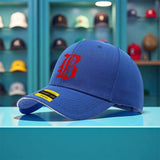 Gorra con Logo de Boston en Relieve para Hombres y Mujeres - Letras Rojas Audaces & Emblema B, Ropa Urbana Ligera Para Todas las Estaciones, Cierre Snapback, 6 Paneles Diseño Curvo Visir Lavable a Mancha Negra Con letras rojas Y Piping Blanco Gorro Casual
