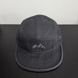 1 sombrero de invierno con estampado de montaña - Suave, ligero, ajustable, con cierre de clic, para acampar y actividades al aire libre urbanas, negro con diseño de montaña blanco, lavable a mano, accesorios para acampar