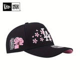 Gorra de béisbol New Era negra con visera curva y tapa rígida, bordado con la letra LA, sombrero unisex ajustable para hombres y mujeres - Moderna, deportiva, casual, para exteriores, camping, picnic y escalada