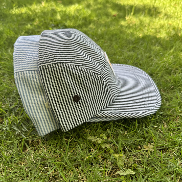 Gorra de béisbol estilo cinco paneles con rosa cabeza de toro y rayas en visera plana, adecuada para hombres y mujeres, regalo perfecto para amigos y padres al salir a la calle o asistir a eventos deportivos