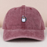 Gorra de béisbol ajustable de tela con bordado de café - Ligera, transpirable, cierre de botón, estilo urbano para hombres y mujeres