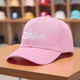 1 Gorra de béisbol Zildjian Since 1623 - Gorra ligera ajustable con cierre, negra con logo blanco, para skateboarding, gimnasio, viajes, ropa urbana casual - Gorra deportiva unisex para hombres y mujeres, accesorio para el cabello para el gimnasio, moda u