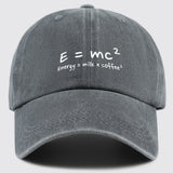 Gorra de Béisbol E=mc² Energía=Leche x Café² para Hombres y Mujeres - Gorra Trucker Ajustable Snapback, Tejido Ligero Transpirable, Sombrero Casual Unisex para Pesca Caza Playa, Regalos del Día de la Madre Día del Padre Cumpleaños, Accesorio de Pesca, Cas