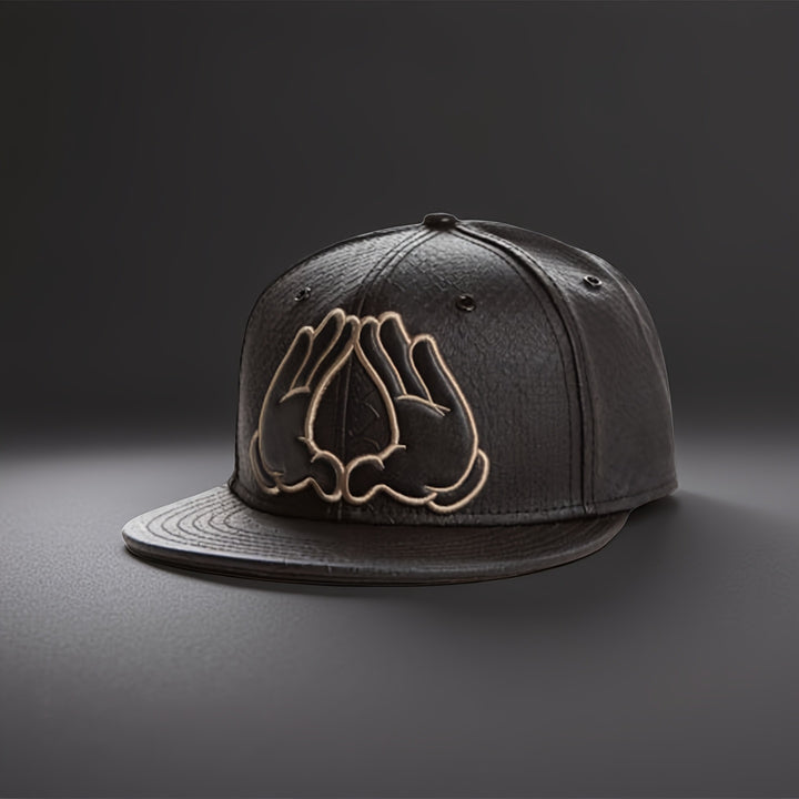 Gorra de béisbol unisex de ala plana en PU negro mate para todas las estaciones, diseño minimalista con estampado de manos, protección solar para streetwear, deportes y aventuras al aire libre