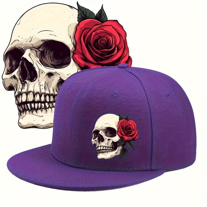 2D Plano - Un sombrero 2D plano con diseño de rosas y calaveras, con una borla lisa de color sólido, lo que lo convierte en una excelente opción de regalo para cualquier persona.