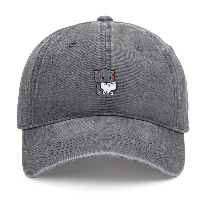 1 pieza de gorra de béisbol bordada con dibujos animados de gatitos grises y blancos, ajustable, ligera, transpirable, para todas las estaciones, poliéster, 100g/m², con instrucciones de cuidado de lavado a mano.