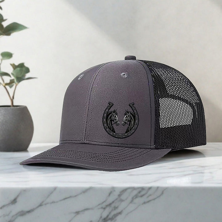 Gorra de béisbol negra para hombre con estampado de herradura de caballo doble, transpirable y ajustable, diseño ligero y duradero, ideal para deportes al aire libre y uso casual | Gorra ajustable | Tela de malla transpirable
