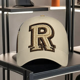 1 Gorra Ajustable Ligera para Hombre con Diseño de Letra R Cosida - Sombrero Tipo Pato para Salidas Casuales, Compras y Eventos Festivos (Halloween/Navidad/Acción de Gracias), Accesorio Duradero