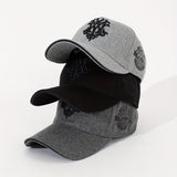 1pc Gorra de Béisbol de Invierno con Logo Gótico 'M' y Adornos Inspirados en NY - Ajustable Unisex Gruesa como Gorra de Papá para Hombres y Mujeres, Clima Frío, Ropa Casual y de Año Nuevo (Gris/) - Lavable a Mano