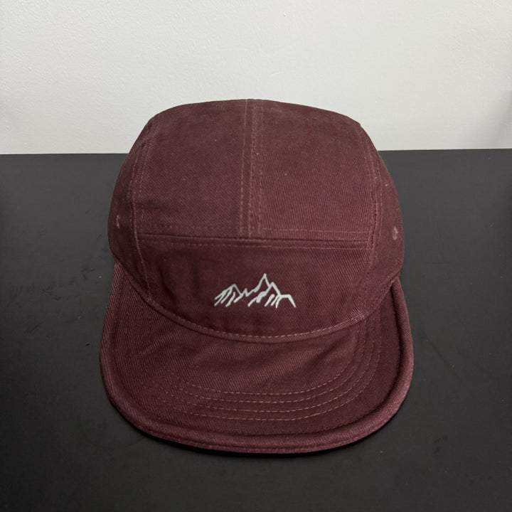 1 sombrero de invierno con estampado de montaña - Suave, ligero, ajustable, con cierre de clic, para acampar y actividades al aire libre urbanas, negro con diseño de montaña blanco, lavable a mano, accesorios para acampar