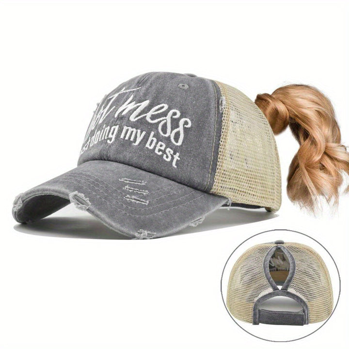 Gorra de béisbol desgastada para mujer con agujero para cola de caballo - Gorra ajustable de snapback para camioneros, ligera y no elástica, ideal para uso diario y Navidad, atuendos casuales, fiestas - Fácil de estilizar con colas de caballo o moños, acc