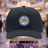 Gorra ajustable para hombres y mujeres - Tejido duradero, negro con emblema dorado, ideal para deportes al aire libre y uso casual, gorra de camping