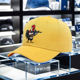 Gorra de béisbol de gallo de dibujos animados - Gorra ajustable con diseño de pistola bordada, poliéster ligero, estilo fresco y atractivo para hombres y mujeres, ideal para pesca o uso casual, gorra de pesca.