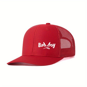 Sombrero de malla rojo de ala plana