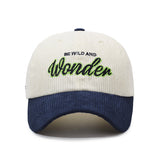 Gorra de béisbol de pana para hombre y mujer con adorno WONDER en la espalda - Sombrero para el sol con ala curva, Verde Marino Marrón, Gorro unisex estilo streetwear para outfits casuales y formales, Tejido de pana duradero y ajuste cómodo, Versátil para