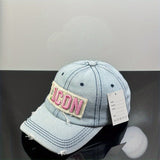 Nueva gorra de béisbol de mezclilla de estilo moderno para mujeres, versátil y elogiada, con un pequeño visor, adecuada para hombres, con letras bordadas de moda y una parte superior suave.