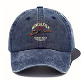 Gorra de Caza para Hombres/Mujeres - Sombrero de Exploración en la Naturaleza con Gráfico de Rifle, Gris Oscuro/Oliva, Accesorio para Cazadores y Actividades al Aire Libre, Lavable a Mano, Diseño Resistente, Tela Duradera, Ideal para Camping y Deportes de