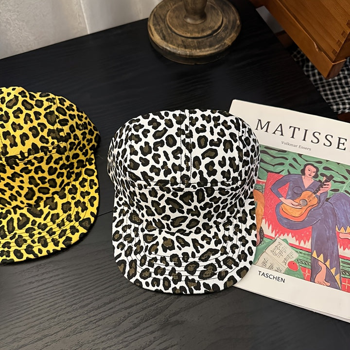 Gorra de béisbol ajustable para mujer con estampado de leopardo 2025, ligera, estilo retro urbano, ala plana, opciones en negro/blanco/amarillo, accesorio de moda para looks casuales y diarios, fabricada en tela