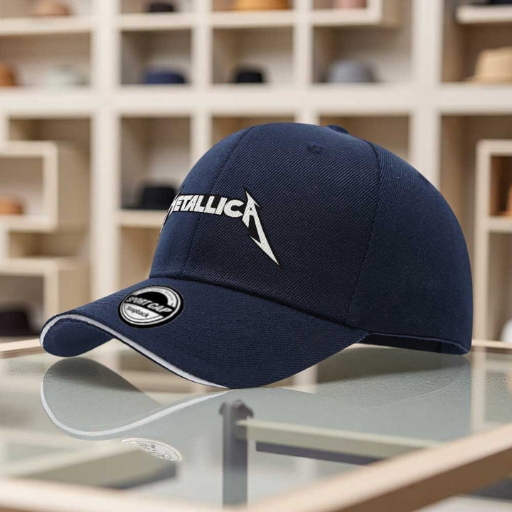1 gorra de béisbol oficial con logo  - Ajustable Snapback, ligera y unísexo para hombres & mujeres. Regalo ideal fanáticos musicales; uso casual o al aire libre cómoda en todas las estaciones. ¡Lavado máquina! ( letras blancas)
