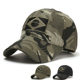 Mantente a la moda y protegido con esta gorra de béisbol de camuflaje del ejército con bordado de la bandera de Brasil para mujeres y hombres