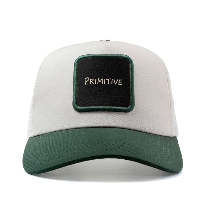 Gorra de Béisbol Ajustable para Hombres y Mujeres con Parte Trasera Transpirable, Gorro Trucker Blanco/ - Texto Dorado 'Primitivo', Diseño Ligero Unisex Ideal Para Pesca, Exteriores o Uso Casual. Talla Única (21.6-23.6 cm)