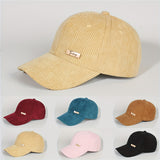 Gorra de Béisbol para Mujer y Unisex - Estilo Pana (Beige/Turquesa/Azul Marino/Rosa/Marrón/) con Cierre Ajustable, Ala Ancha Transpirable, Logo Metálico Dorado: Ideal para Exteriores, Fiestas o Uso Diario